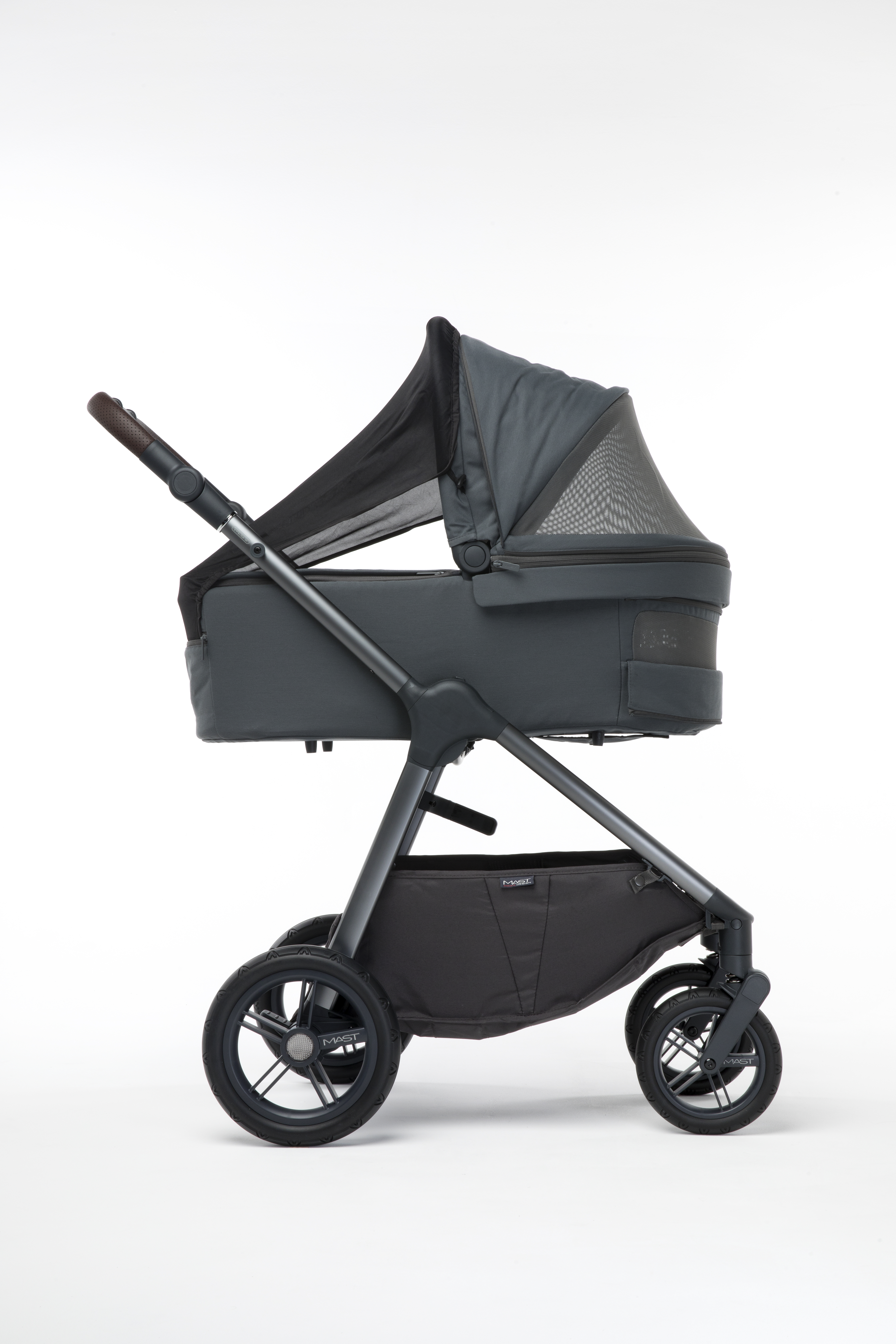MAST_M.5X_BASSINET_VOLCANIC ASH_INET_SIDE_2